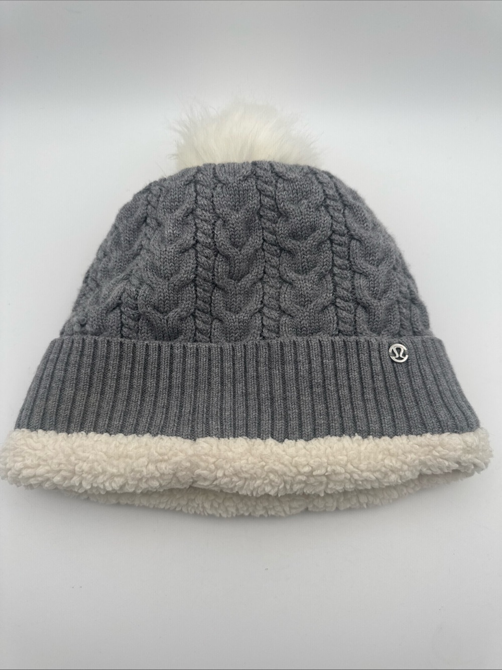 Lululemon Cable Knit Women's Gray Show Me The Sherpa Beanie Lined